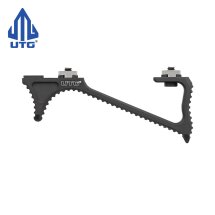 UTG Ultra Slim Angeled Frontgriff M-Lok - Mattschwarz